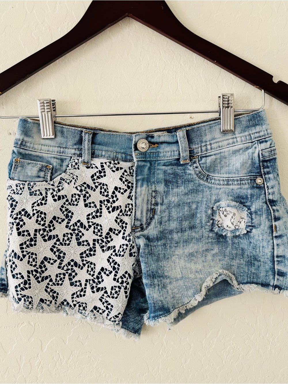 Jordache Women’s Size 10 Lace Crochet Distressed Denim Cutoff Shorts